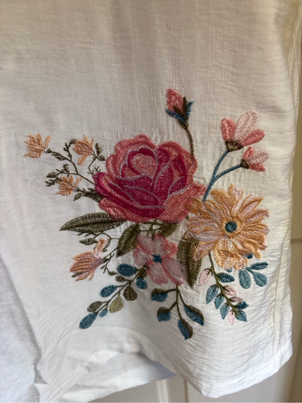 La Reyna White Wide-Leg Floral Embroidered Pants - Picture 3 of 6